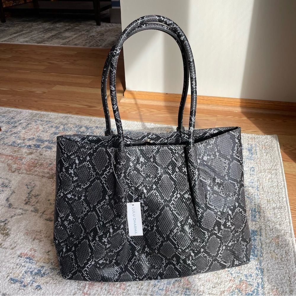 LULU DHARMA- NWT Black and Gray Snake Cinch Tote Vegan Leather